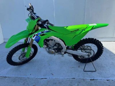 2026 Kawasaki KX™450 — front three-quarter view
