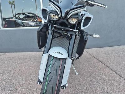 2025 Yamaha MT-10 - Photo 2