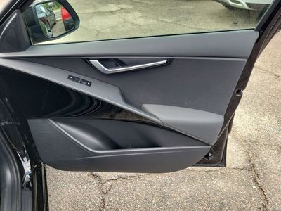 2023 Kia Niro - Photo 37