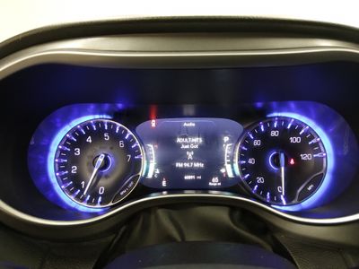2023 Chrysler Pacifica — photo 14 view