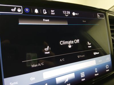 2023 Chrysler Pacifica — photo 18 view