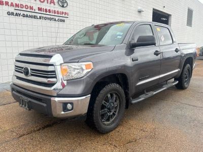 2017 Toyota Tundra - Photo 1