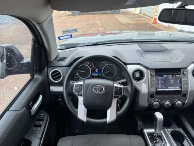 2017 Toyota Tundra - Photo 2
