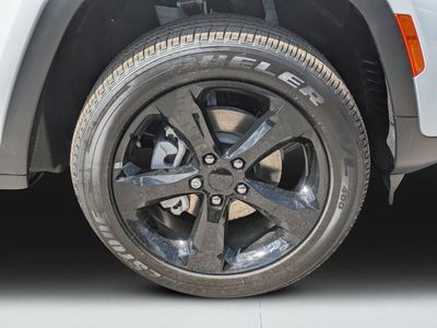 2025 Jeep Grand Cherokee - Photo 9