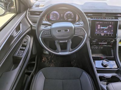 2025 Jeep Grand Cherokee - Photo 14