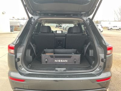 2026 Nissan Rogue Plug-In Hybrid — photo 17 view