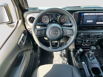 2025 Jeep Wrangler - Photo 20