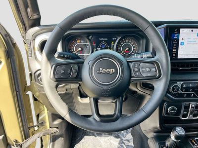 2025 Jeep Wrangler - Photo 11