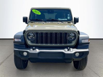 2025 Jeep Wrangler - Photo 2