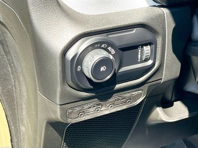 2025 Jeep Wrangler - Photo 10