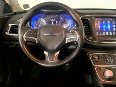 2017 Chrysler 200 — detail view