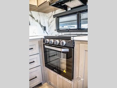 2026 Forest River RV Flagstaff Super Lite - Photo 32