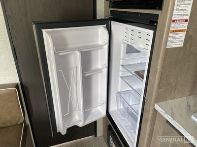 2025 Keystone Springdale Mini — photo 10 view