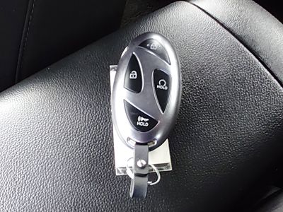 2025 Hyundai Elantra — photo 15 view
