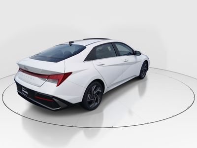 2025 Hyundai Elantra — photo 7 view
