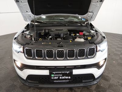 2024 Jeep Compass — photo 9 view