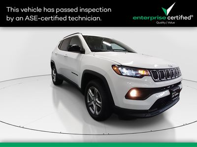 2024 Jeep Compass Latitude 4x4 — front three-quarter view