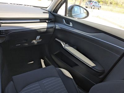 2026 Kia K5 — photo 18 view