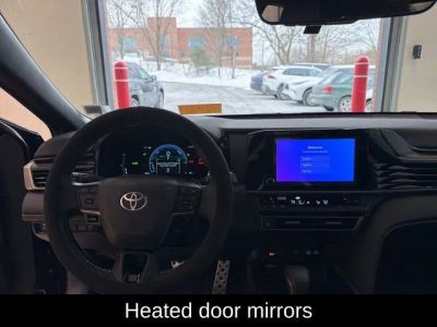 2025 Toyota Camry SE - Photo 17