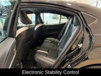 2025 Toyota Camry SE - Photo 15