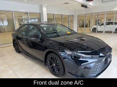 2025 Toyota Camry SE - Photo 10