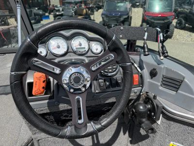 2017 Lund 1875 PRO V — photo 13 view