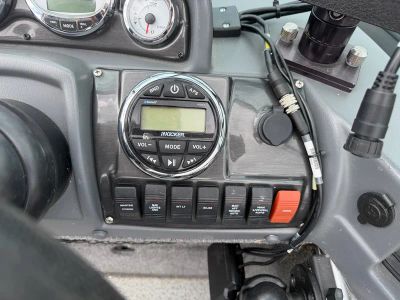 2017 Lund 1875 PRO V — photo 15 view