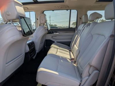 2024 Jeep Wagoneer — photo 21 view