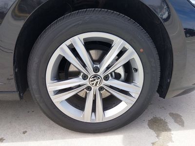 2024 Volkswagen Jetta — photo 10 view