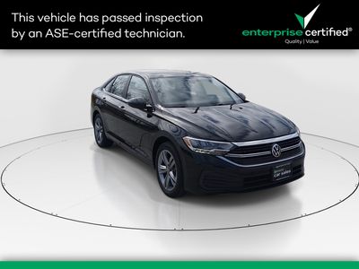 2024 Volkswagen Jetta SE Auto — front three-quarter view