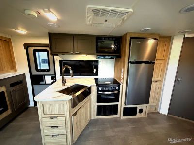 2024 Cruiser RV Avenir — photo 7 view