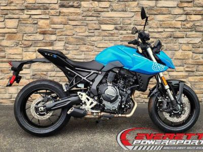 2025 Suzuki GSX-8S — front three-quarter view