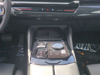2026 BMW 5 Series — photo 18 view