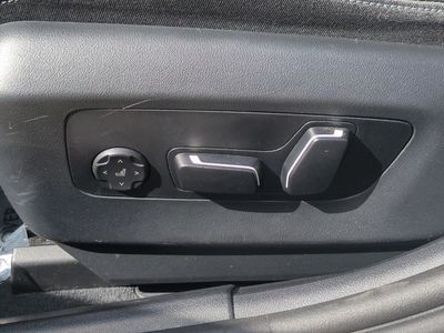 2026 BMW 5 Series — photo 19 view