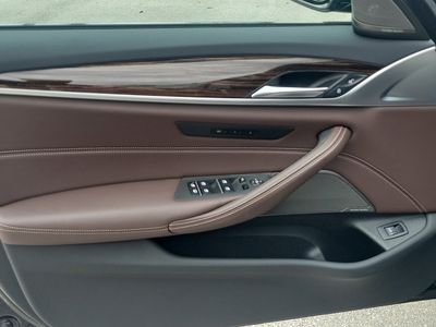 2023 BMW 5 Series - Photo 17