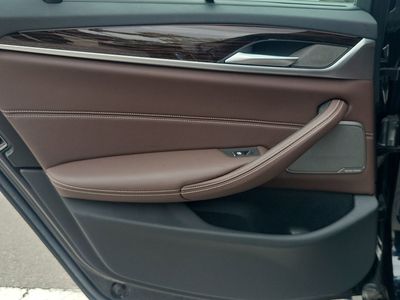 2023 BMW 5 Series - Photo 10