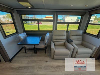 2025 Montana 3123RL — photo 12 view