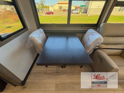 2025 Montana 3123RL — photo 14 view