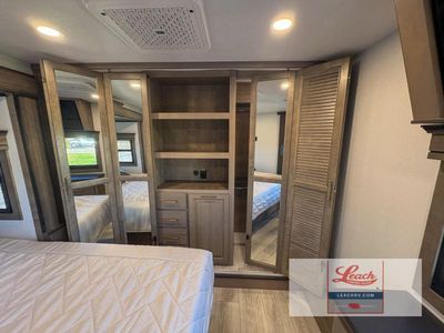 2025 Montana 3123RL — photo 28 view