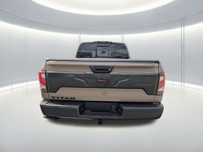 2021 Nissan Titan - Photo 3