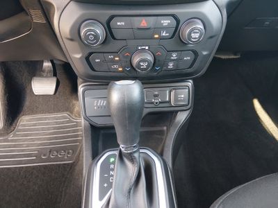 2023 Jeep Renegade - Photo 13