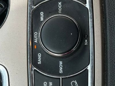 2017 Jeep Grand Cherokee - Photo 15
