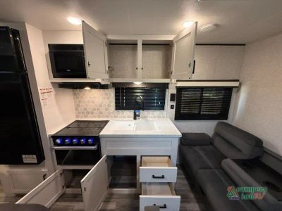 2024 Jayco Jay Flight — photo 16 view