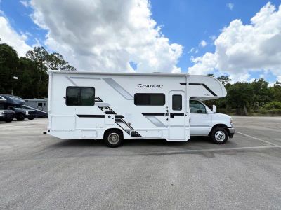 2026 Thor Motor Coach CHATEAU — photo 21 view