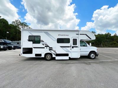 2026 Thor Motor Coach CHATEAU — photo 22 view