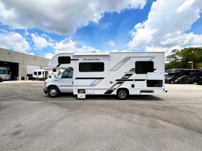 2026 Thor Motor Coach CHATEAU — photo 24 view