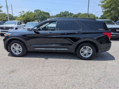 2023 Ford Explorer - Photo 2