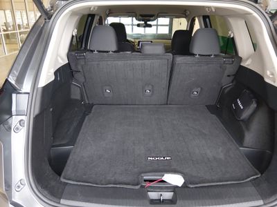 2025 Nissan Rogue - Photo 11