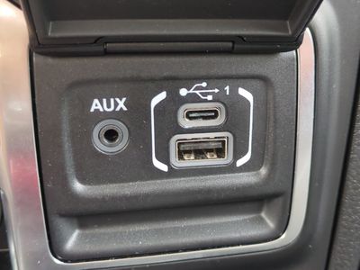 2025 Jeep Wrangler — photo 22 view
