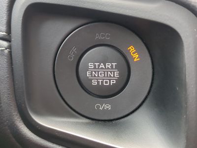 2025 Jeep Wrangler — photo 29 view